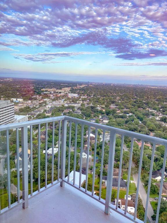 Medcenter Vacation Glasspad Skyline Views, 1 Free Prking Spot, Sleeps 4, Ask For Rental Car Option Houston Eksteriør billede